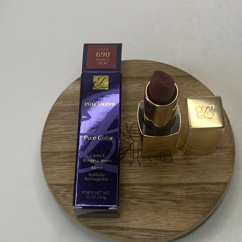 Estée Lauder Lipstick 690 DON’T STOP New